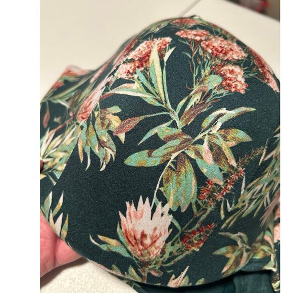 Cacique lightly lined full coverage beautiful deep green floral bra, size 44F - Picture 3 of 7